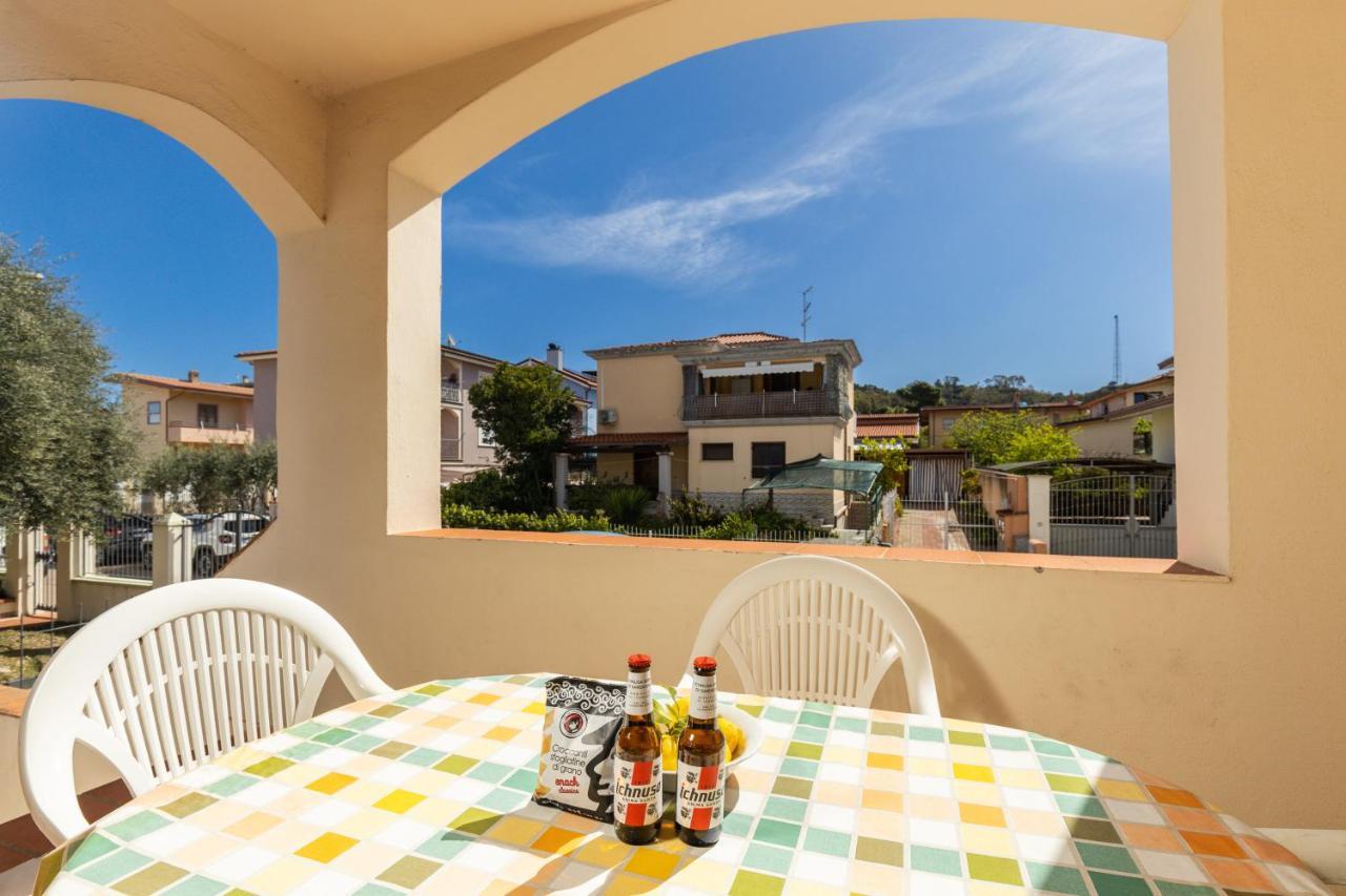 Casa A Due Passi Dal Mare Àrbatax Exterior foto
