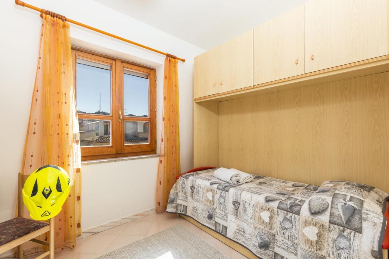 Casa A Due Passi Dal Mare Àrbatax Exterior foto