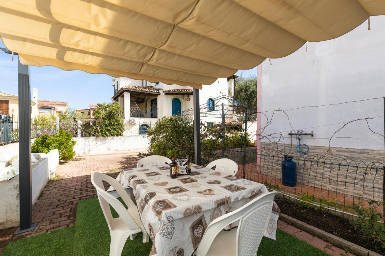 Casa A Due Passi Dal Mare Àrbatax Exterior foto